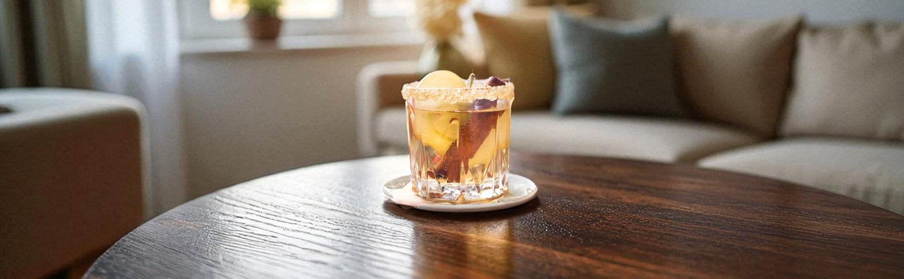 APPLE CRUMBLE BLACK TEA SOUR COCKTAIL